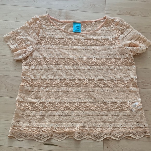 H.I.P. (Happening in the Present) brand blouse-size L - Picture 1 of 4